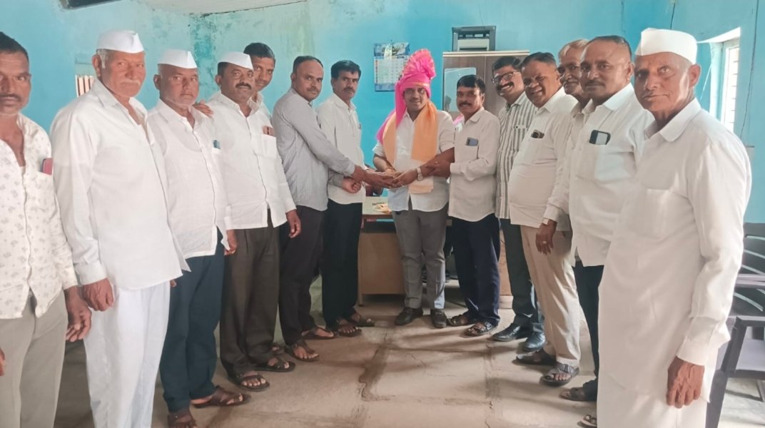 केंदूरमध्ये जिल्हा बँकेचा ठराव श्री बन्सी शेठ पऱ्हाड यांची बिनविरोध निवड ;संचालक मंडळ-ग्रामस्थांची एकजूट