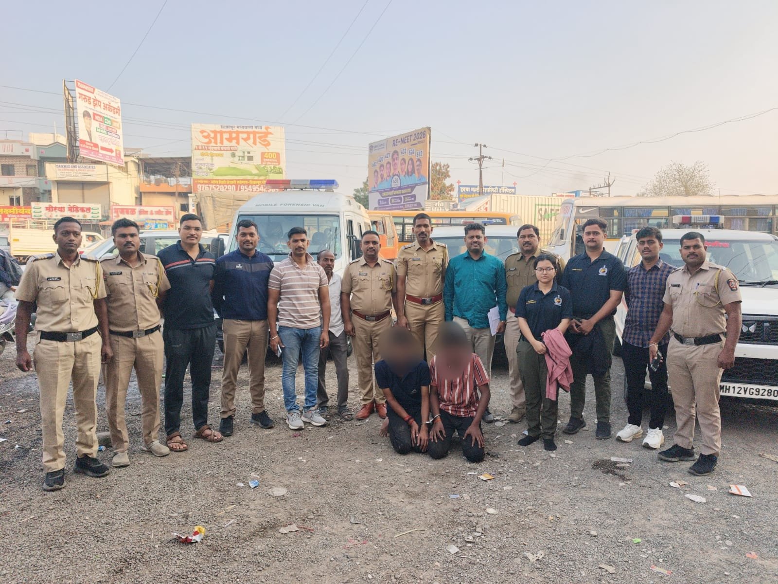 रात्रगस्त दरम्यान शिक्रापुरात गांजाच्या तस्करीवर पोलिसांचा घाव घालून दोघांना केले जेरबंद