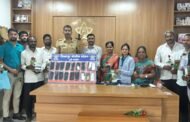 शिक्रापूर पोलिसांचा धडाका! हरवलेले २९ मोबाईल शोधले; १४ लाखांचा मुद्देमाल मूळ मालकांना परत