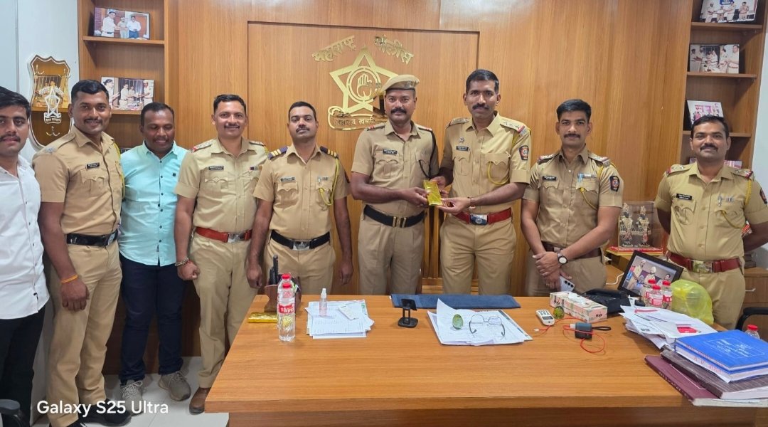 पुण्यात खून करून पळून जाणारे आरोपी कोरेगाव भीमात शिक्रापूर पोलिसांनी पकडले, वॉर्डन सह पोलिसांचा सत्कार..